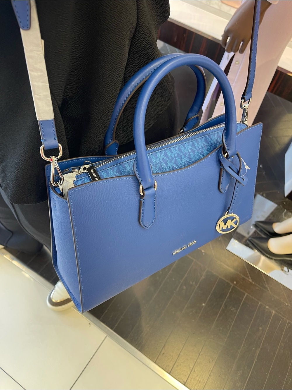 MICHAEL KORS Arden Md Top-Zip EW Leather Tote Crossbody Satchel 
Galaxy Blue
NWT - Picture 16 of 16
